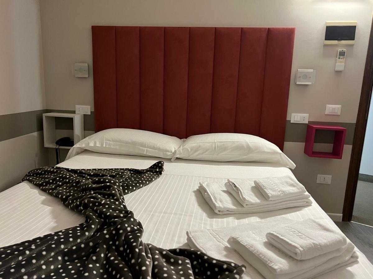 Albergo Al Cacciatore Tortellinando Valeggio sul Mincio Kültér fotó