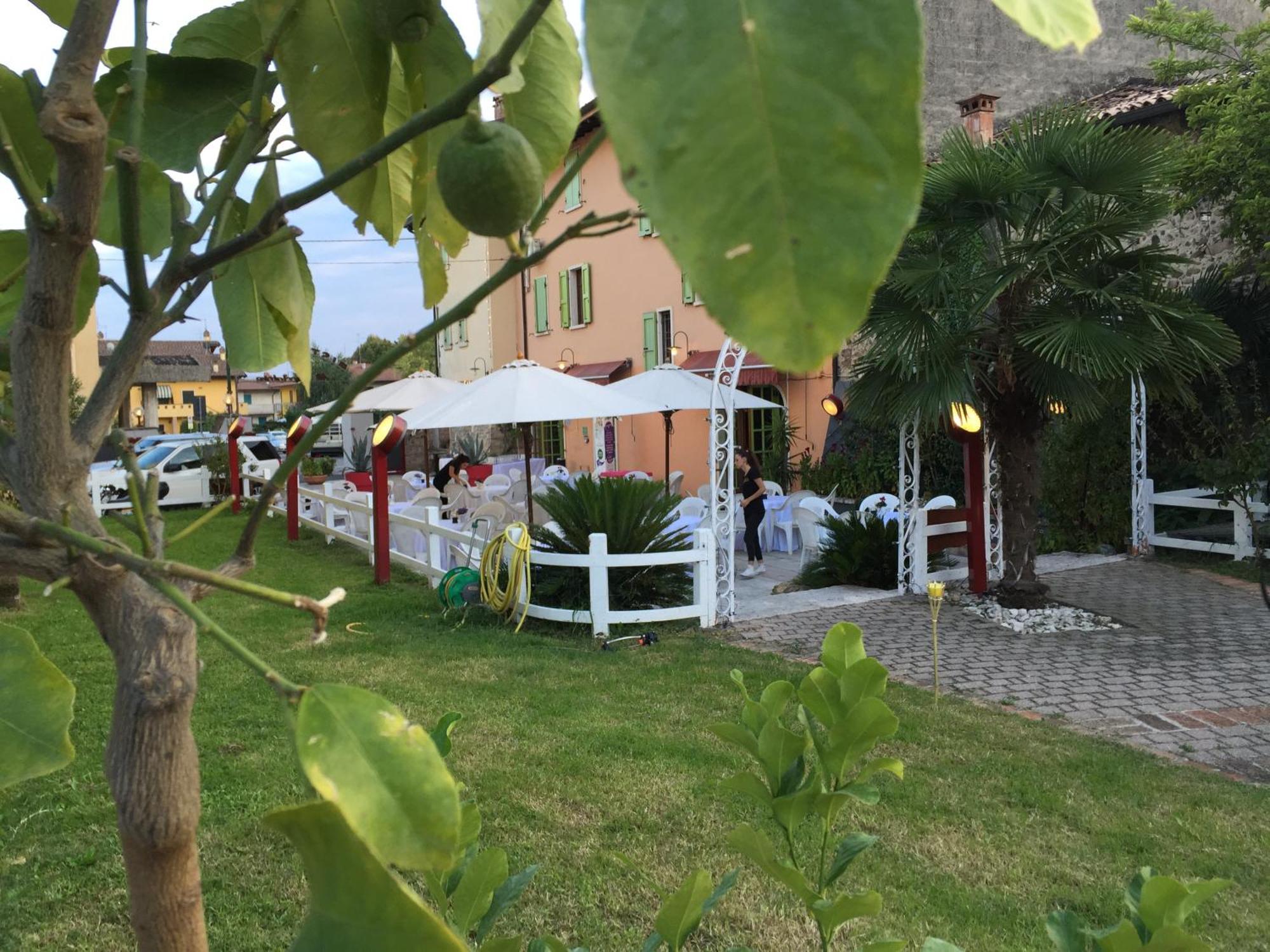 Albergo Al Cacciatore Tortellinando Valeggio sul Mincio Kültér fotó