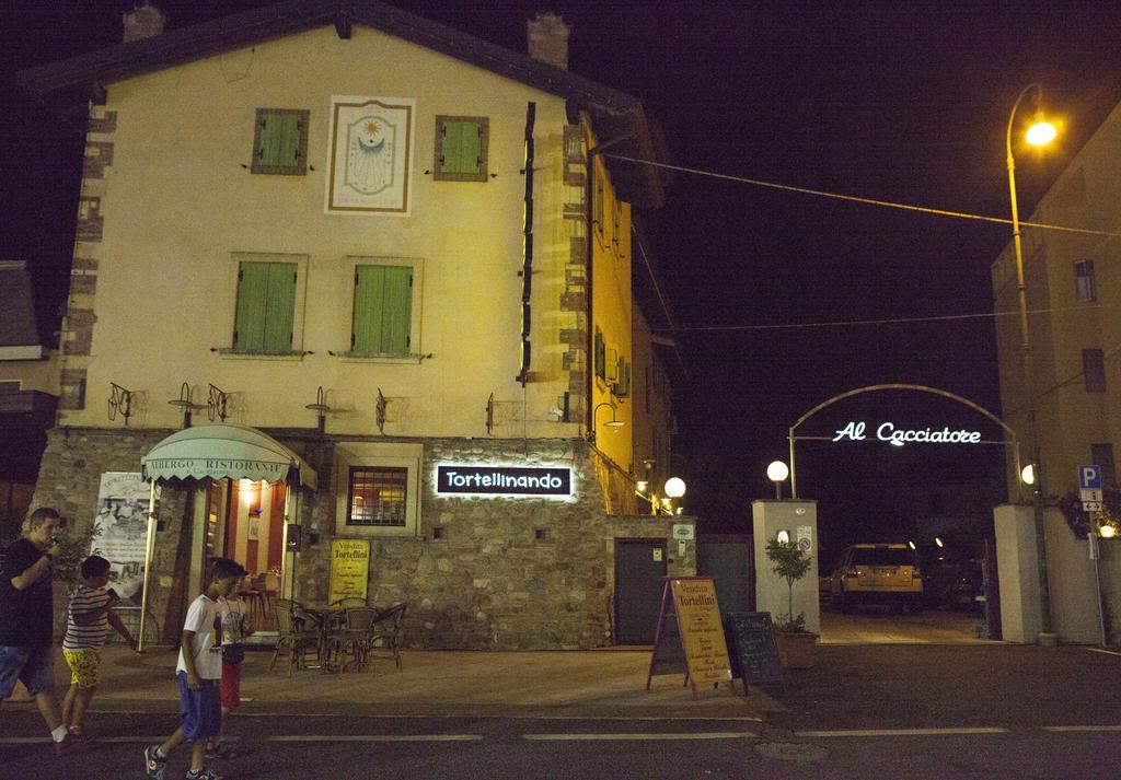 Albergo Al Cacciatore Tortellinando Valeggio sul Mincio Kültér fotó
